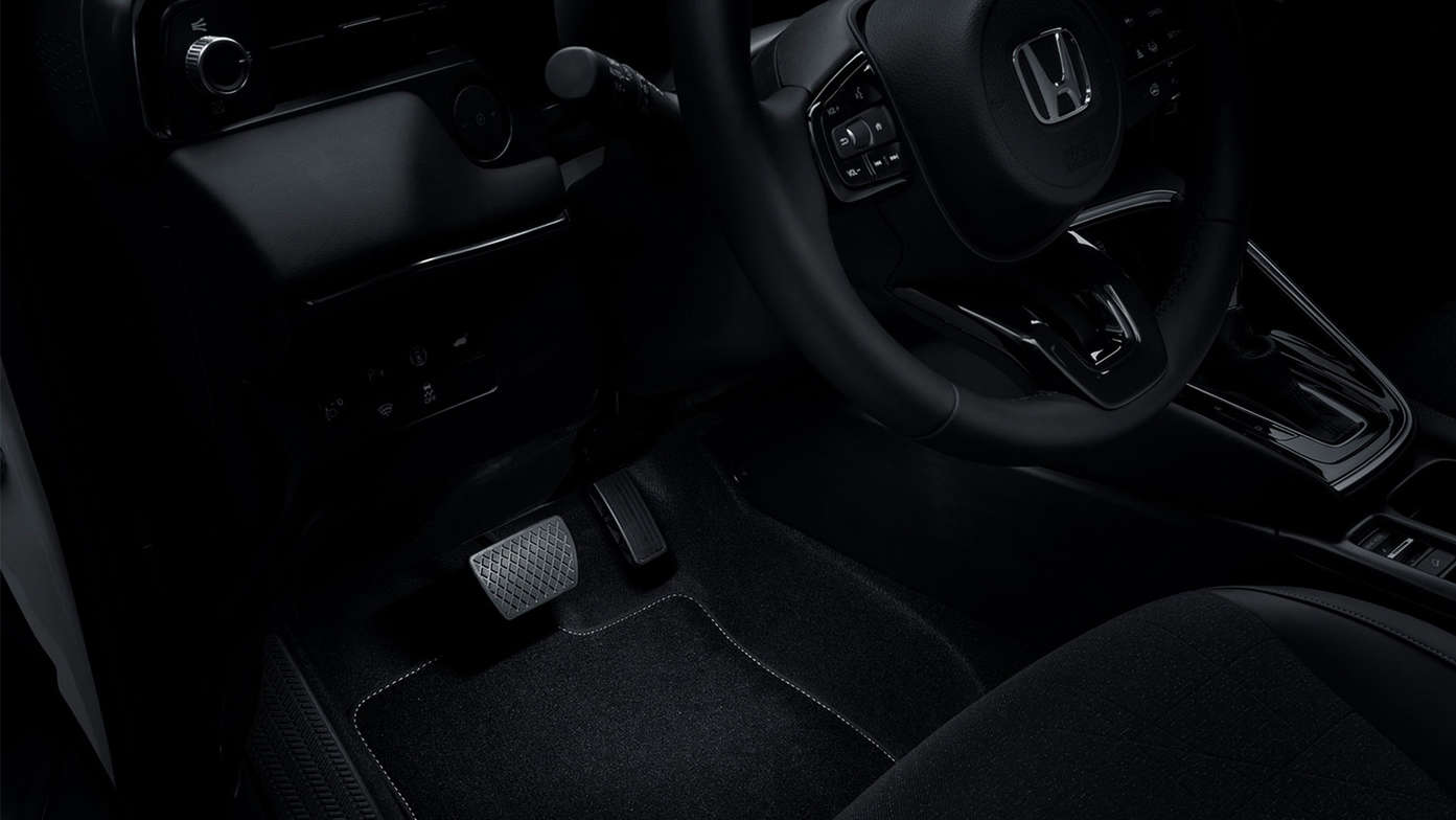 Osvětlení předního prostoru nohou modelu Honda HR-V Hybrid