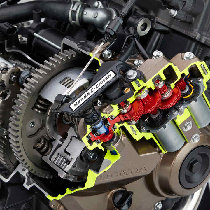 Snímek z 2. videa o technologii Honda E-Clutch