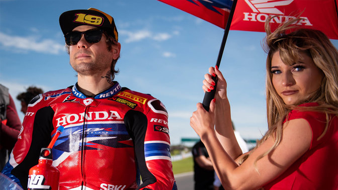 Jezdec týmu Honda na mistrovství v superbicích, Alvaro Bautista.